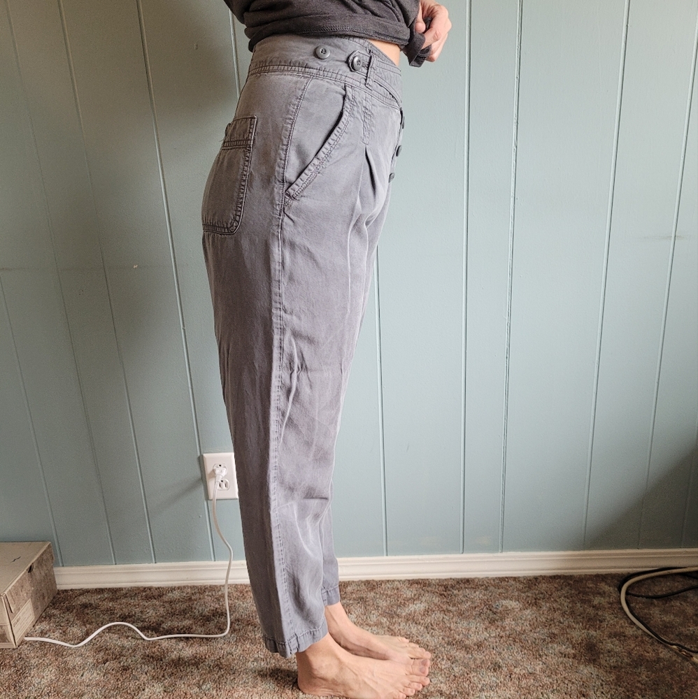 Women's American Eagle tapered pants